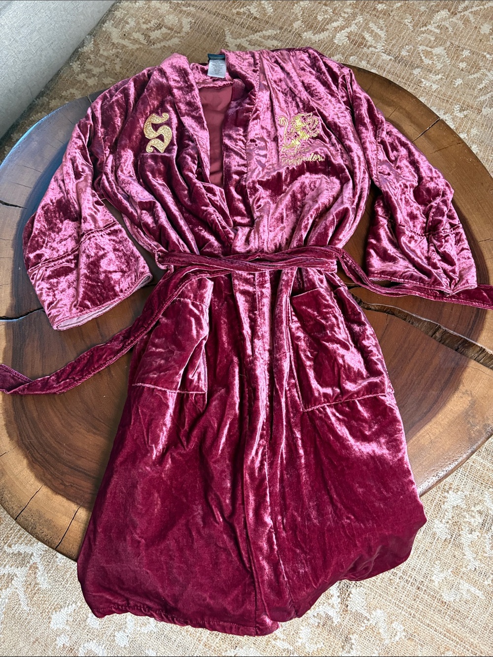 Pottery Barn Teen Harry Potter Gryffindor Burgundy Velvet Robe – Size L/XL